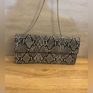Express Chic Snake Skin Textured Envelope Print Clutch with Chain Strap